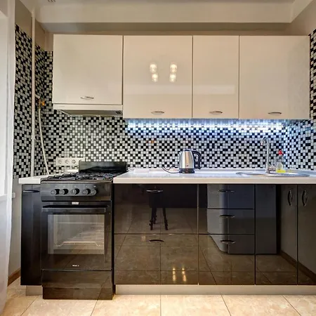 Excellent Druzhby Narodov Boulevard 3a. Lybedskaya Metro Station Apartmán Kyjev