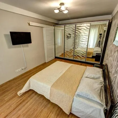 Excellent Druzhby Narodov Boulevard 3a. Lybedskaya Metro Station Apartmán
